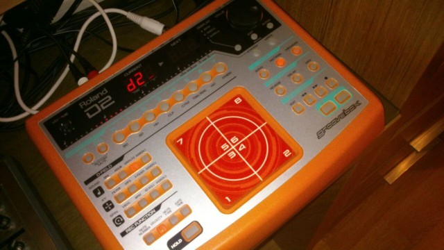 Roland d2 Groovebox