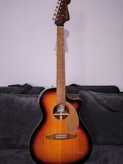 Fender serie California Newporter Player Walnut Sunburst