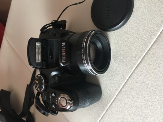 Vendo Cámara Fujifilm Finepix S2980