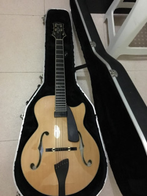 Guitarra Peerless - Jazz Modelo ''Martin Taylor Maestro''