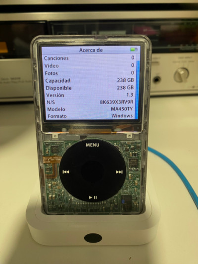 iPod 256Gb (ampliable) Batería 3000mAh.