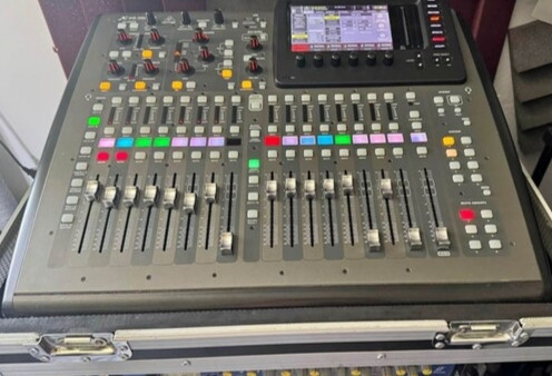 Mesa behringer x32 compact + case + behringer s32