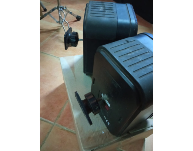 Se vende 2 altavoves JBL pro 85 €