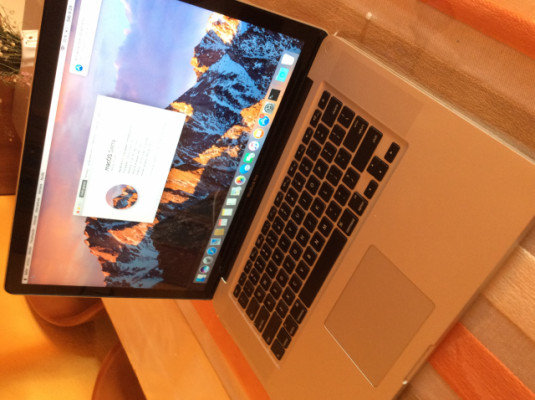 MacBook Pro 15’ i5 8gb RAM 512gb SSD