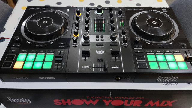 Controladora hercules DJ inpulse 500