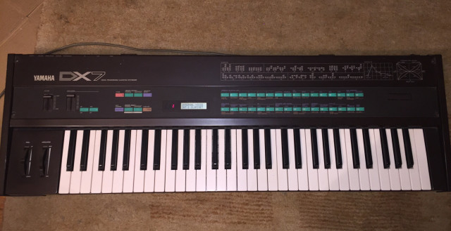 Yamaha Dx7 + Fly case ( Original )RESERVADO