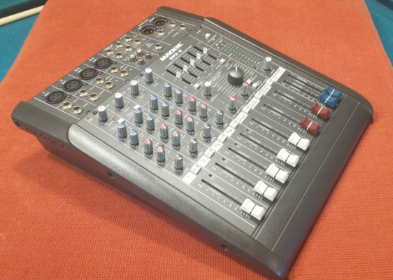 MACKIE DFX6 MIXER. Mezclador.