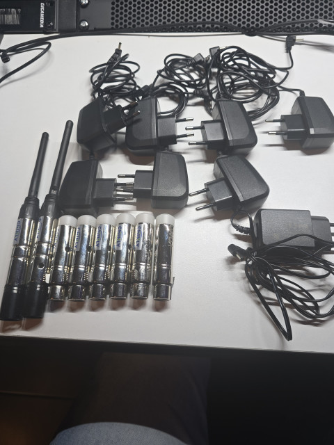 Kit DMX Inalámbrico 2.4G (8 piezas: 2 Transmisores + 6 Receptores)