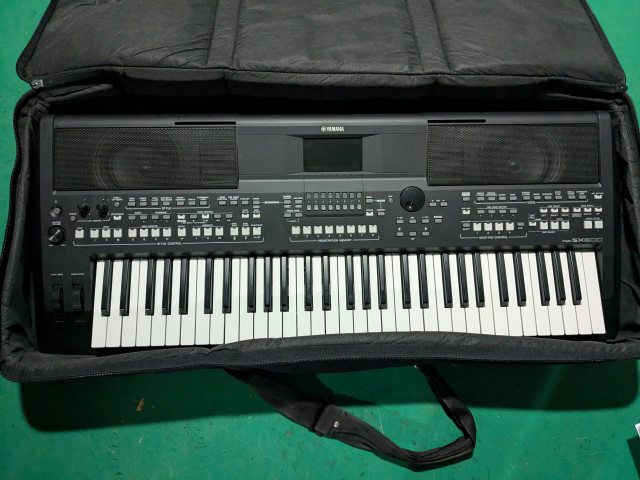 Yamaha Psr SX 600