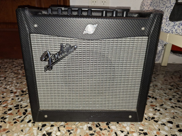 Amplificador Fender Mustang 1