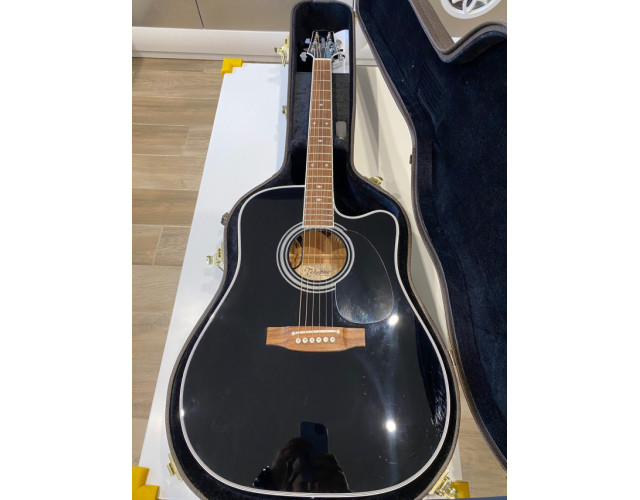 Guitarra Electroacústica TAKAMINE EF341SC