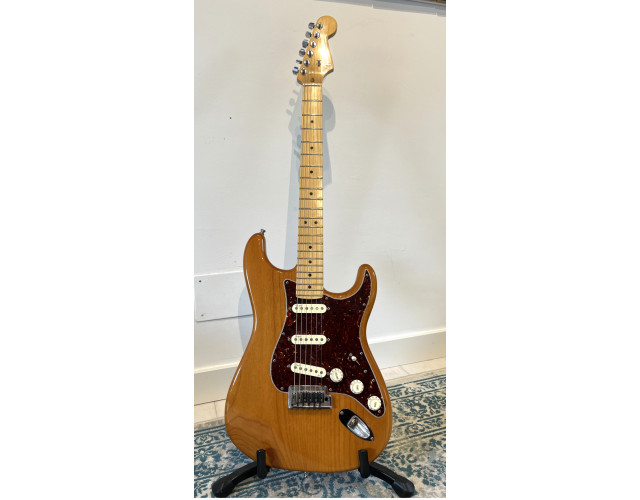 2011 FENDER American DELUXE ASH Stratocaster USA