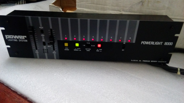 Modulador Programador Secuencial 8 Canales POWERLIGHT 8000 NUEVO
