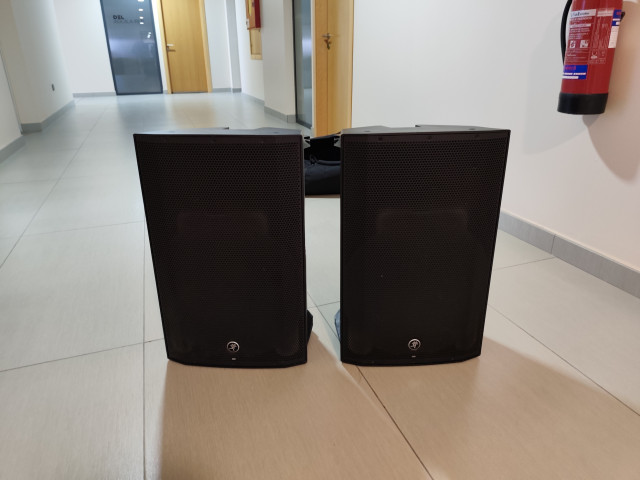 Altavoces Mackie Thump 15A