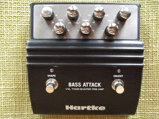 Pedal / caja de inyección para bajo Hartke BASS ATTACK VXL