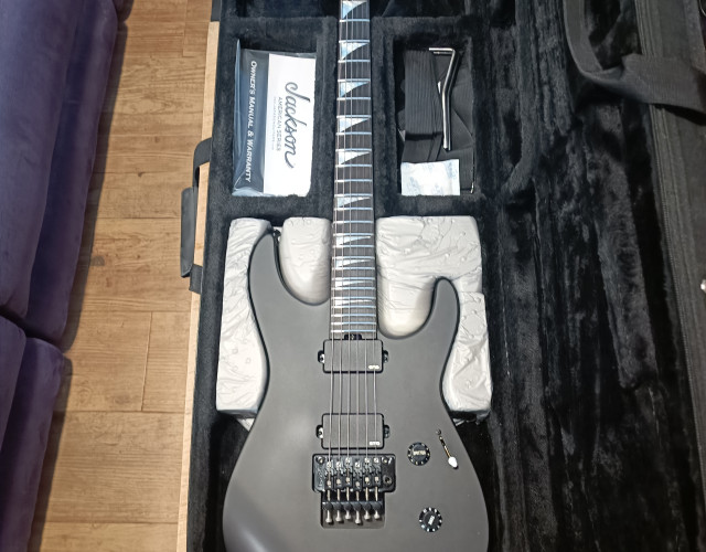 JACKSON Soloist™ SL2MG Serie American, Satin Black.