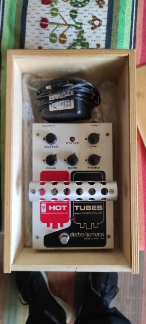 Pedal electro harmonix hot tubes , Modelo a válvulas