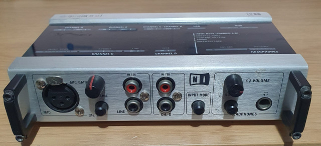 Traktor Audio 8