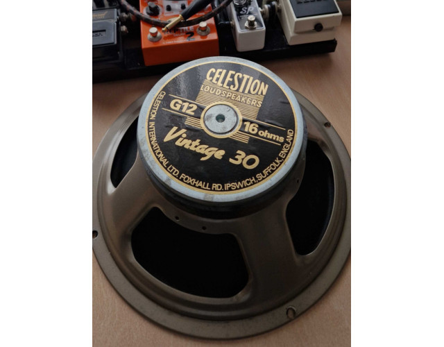 Celestion V30 16 Ohms Ingles