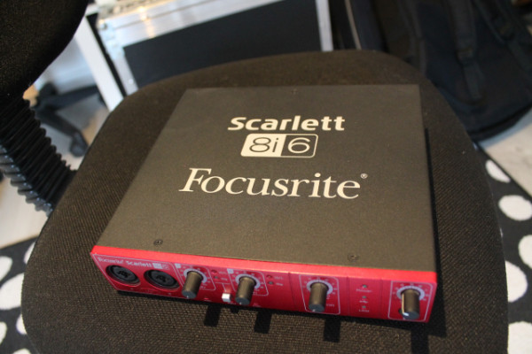 focusrite scarlett 8i6