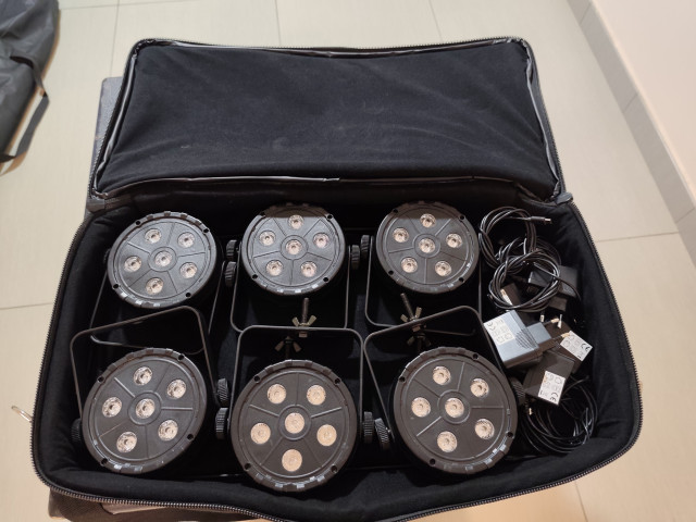 6 focos de escenario
