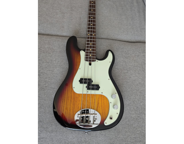 Lakland 44-64 Skyline vintage Precision Bass