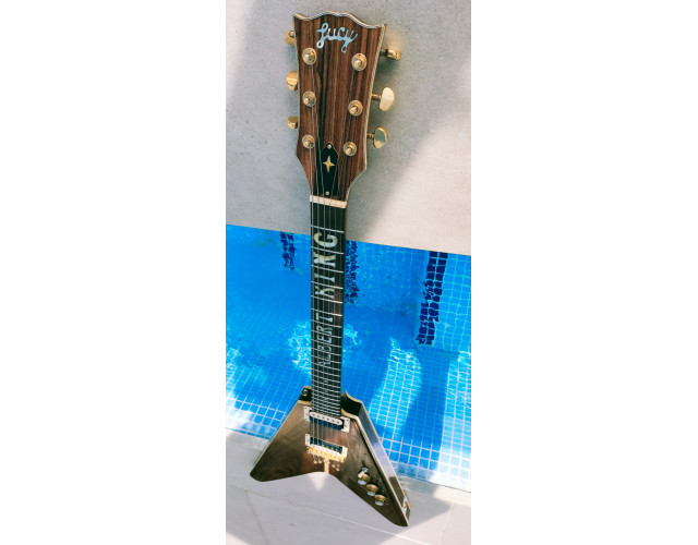 LUCY Albert King flying V by Luthier's Hut