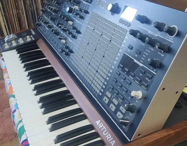 Arturia Matrixbrute