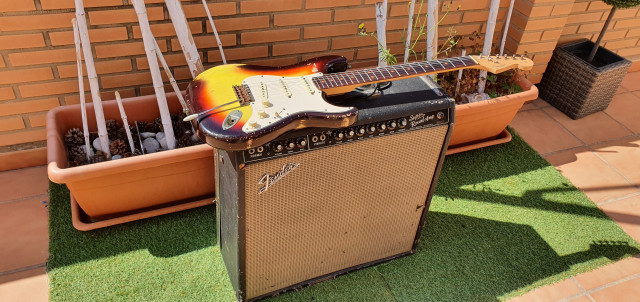 Fender stratocaster usa relic