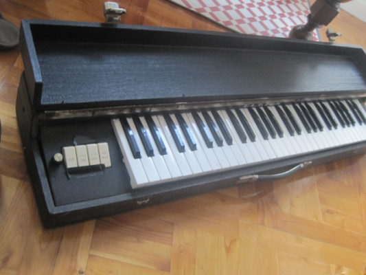 Piano eléctrico antiguo Elka 88