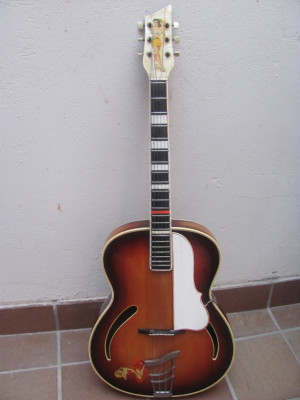 Guitarra de jazz años 50 marca Höpf made in Germany