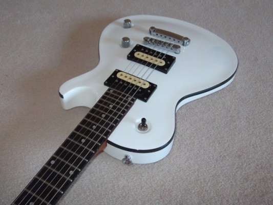 Guitarra Eléctrica Charvel DS-3 ST