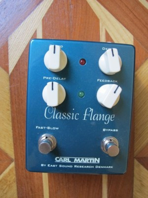 Carl Martin Classic Flange (v.2, con carcasa cuadrada)