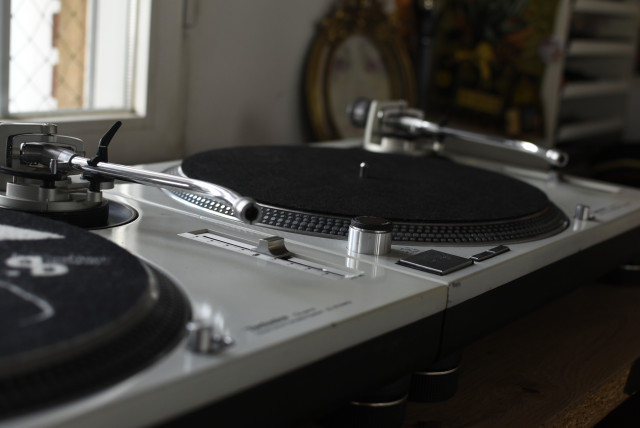 PAREJA Technics SL 1200 MK2