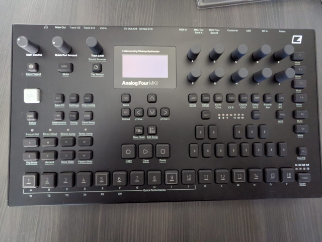 Elektron Analog Four mk2 negro + decksaver