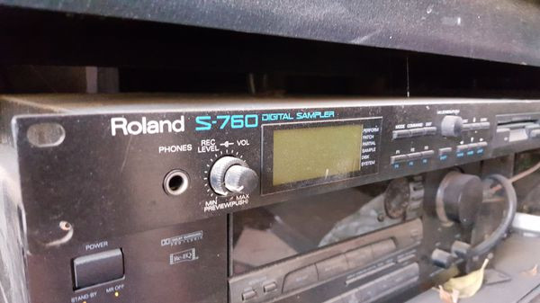 Sampler Roland s760, o s770.