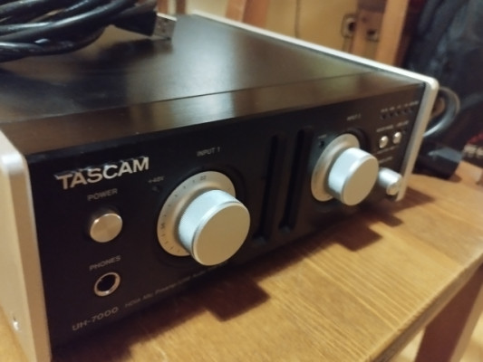 Interfaz Tascam UH-7000