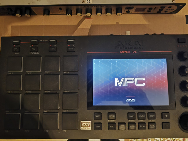 AKAI MPC LIVE tb cambio por MC707