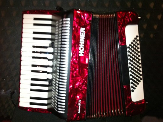 acordeón HOHNER BRAVO III 72 ROT