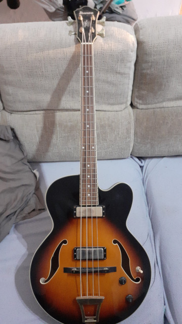 Ibanez Afb 200