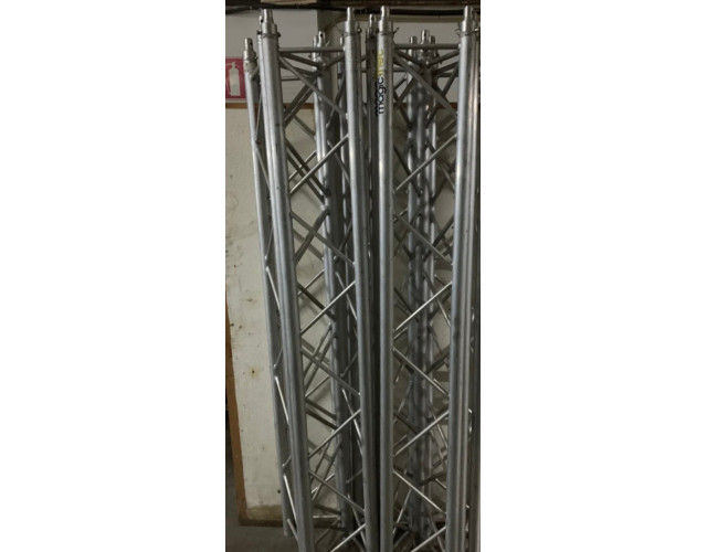 4 Truss 2 metros Triangular Naxpro F33 TUV