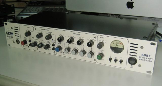 Vendido TL Audio 5051, mono, Ivory 2, a válvula.