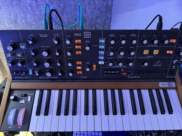 Behringer Poly D - clone de Moog Minimoog (reservado)