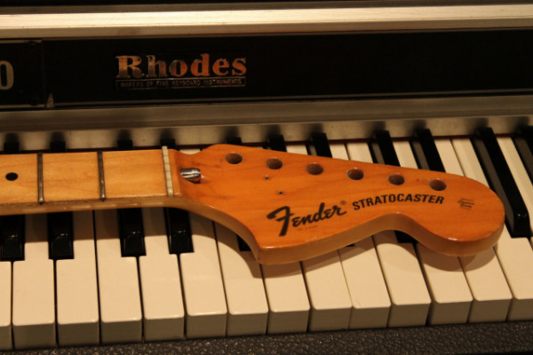 Mástil Fender Stratocaster de arce original de 1975.