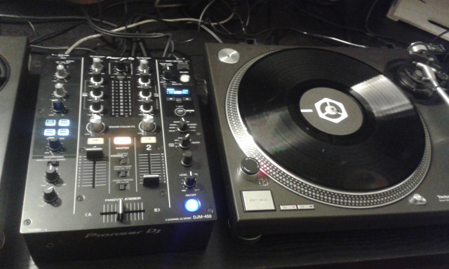 Pioneer DJM 450 + vinilos rekordbox