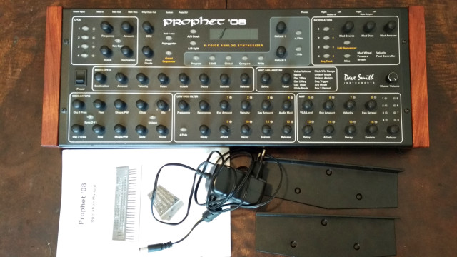 Dave Smith Prophet 08 desktop