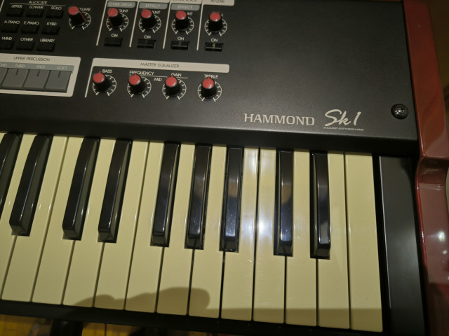 Hammond Sk1 73 teclas