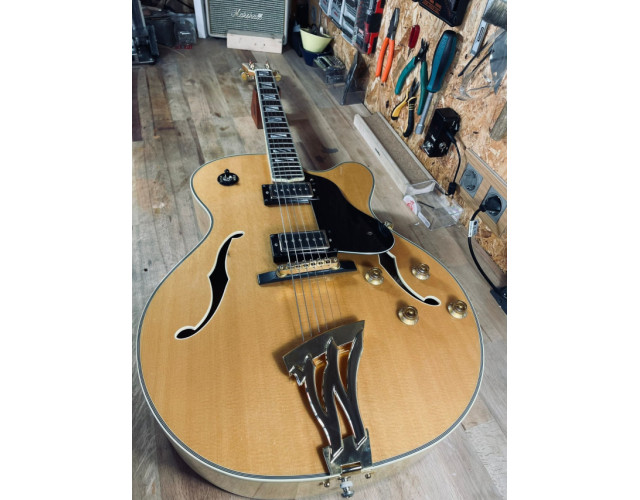 Washburn J6 Wes Montgomery muy muy mejorada
