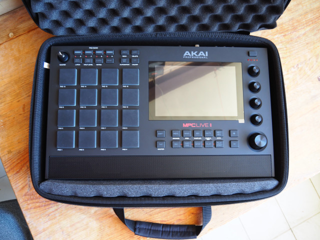 Akai MPC live II