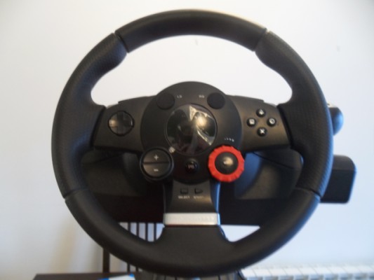 Driving Force GT + soporte Wheel Stand Pro + 3 Juegos